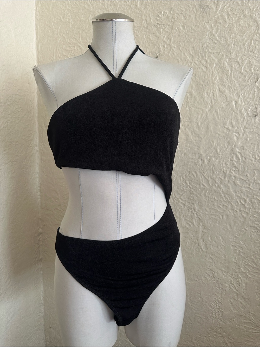 Princess Polly Black Cutout Halter Yana Bodysuit NWT 8